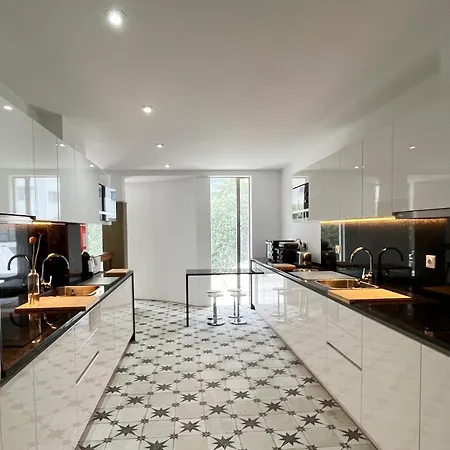 Signature Homestay Porto